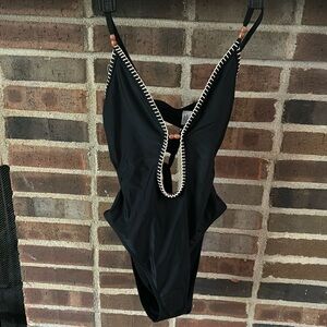 Women’s Shade & Shore One Piece Swimsuit, Size Medium (8-10), Black